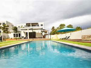 3 Bed Apartment in Kyalami AH