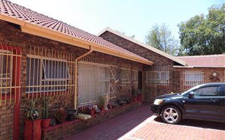 325 m² Commercial space in Bronkhorstspruit