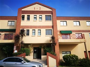 930 m² Commercial space in Allens Nek