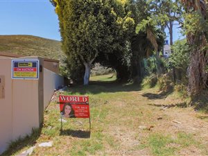 2285 m² Land available in Plattekloof