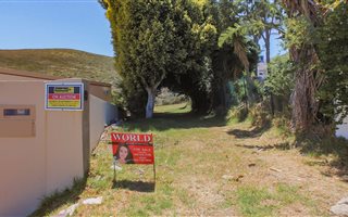 2285 m² Land available in Plattekloof