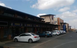 729 m² Retail Space in Winchester Hills