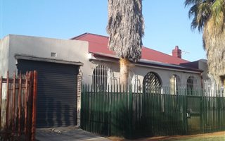 3 Bedroom House in Roodepoort North