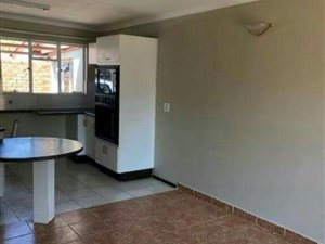 2 Bed Townhouse in Bonaero Park