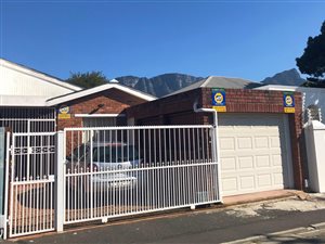 3 Bed House in Harfield Village