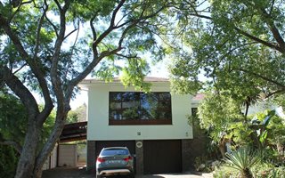 5 Bedroom House in Onder Papegaaiberg