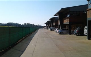 177 m² Industrial space in Waterfall