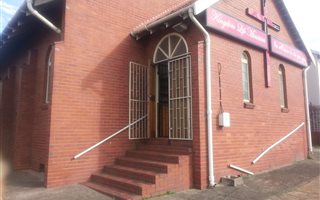 300 m² Commercial space in Bluff