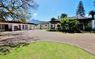 7 Bedroom House in Denver Park