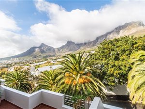 3 Bed Townhouse in Higgovale