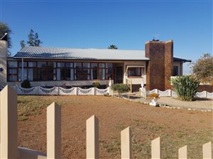 3 Bed House in Oudtshoorn Central