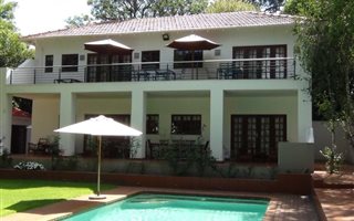 1 Bedroom Garden Cottage in Greenside