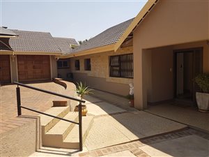 3 Bed House in Mondeor