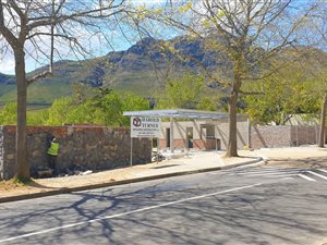 400 m² Land available in Paradyskloof