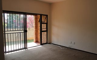 2 Bedroom Apartment in Weltevreden Park