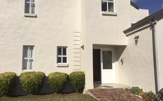 4 Bedroom House in Maroeladal