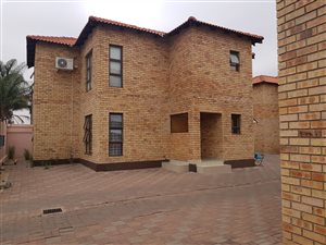 3 Bed Duplex in Zinniaville