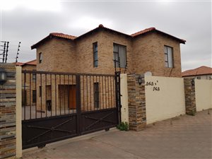 3 Bed Duplex in Zinniaville