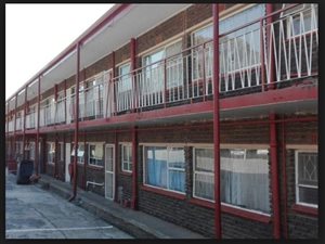 3 Bed Flat in Krugersdorp Central