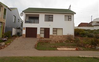 4 Bedroom House in De Bakke