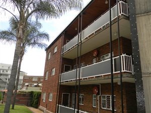 2 Bed Apartment in Groenkloof