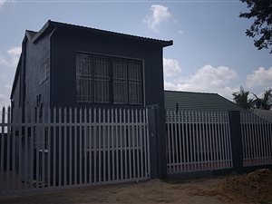 5 Bed House in Montgomery Park