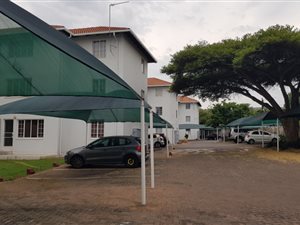 2 Bed Apartment in Groenkloof