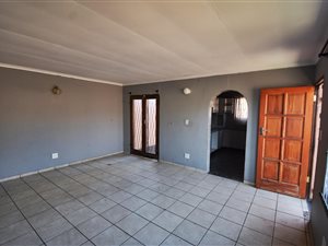 3 Bed House in Newlands West