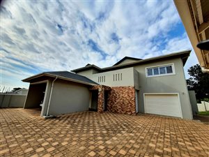 3 Bed House in Umzumbe