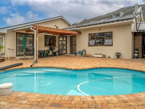 4 Bed House in Fish Hoek
