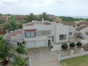 4 Bed House in Bluewater Bay