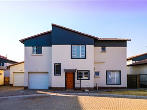 4 Bed House in Oukraal Estate