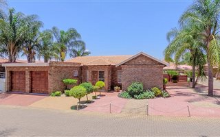 3 Bedroom House in Theresa Park