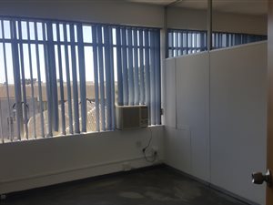 129 m² Commercial space in Stamford Hill