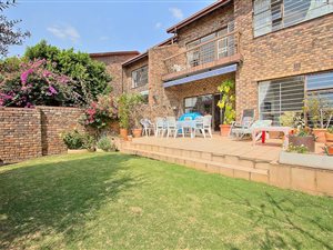 4 Bedroom Townhouse in Bedford Park