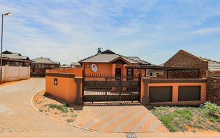 3 Bedroom House in Amandasig