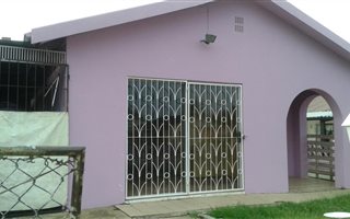 5 Bedroom House in Aloe Park