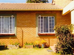 2 Bed Townhouse in Mooikloof Ridge