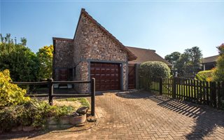 3 Bedroom Townhouse in Bothas Hill
