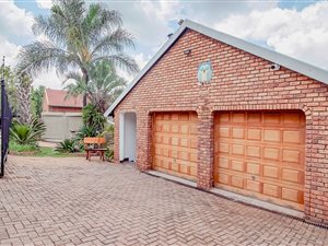 4 Bed House in Erasmuskloof