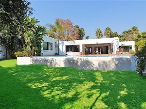 4 Bed House in Woodmead