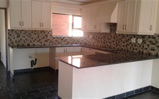 2 Bedroom Townhouse in Langenhoven Park