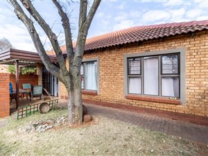2 Bed House in Willow Park Manor
