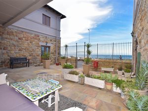1 Bed Apartment in Kalk Bay