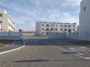2 Bed Apartment in Nuutgevonden