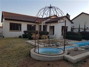 3 Bed Townhouse in Thatchfield