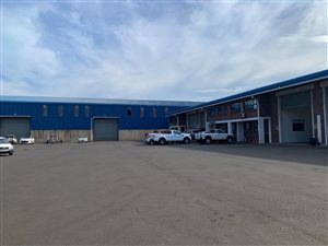 3600 m² Industrial space in Alton