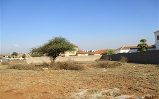 1000 m² Land available in Fauna Park