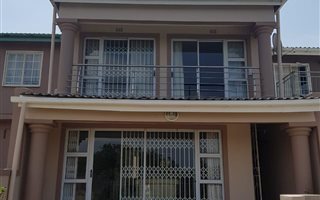 3 Bedroom Duplex in Eastbury