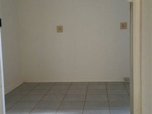 1 Bed Garden Cottage in Roodekrans
